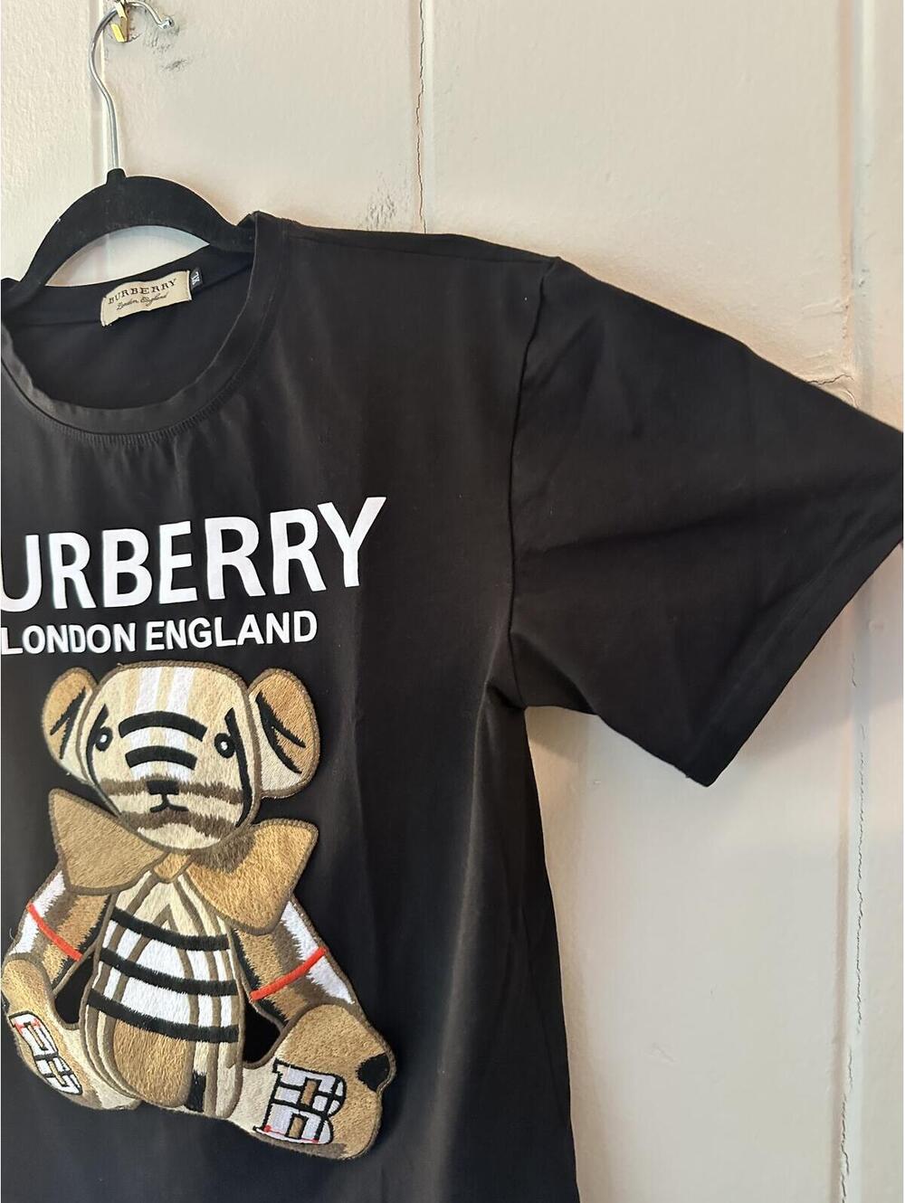 Burberry Signature Appliqué Thomas Bear Black Tee 100% Cotton Size XL - Picture 4 of 7